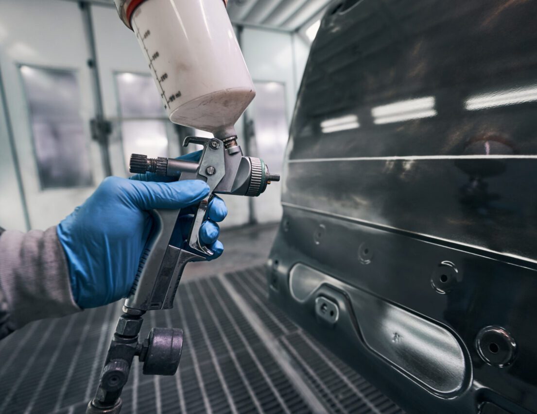 spraying gun used for painting car in new colour.jpg